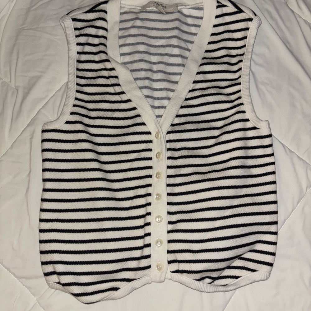 Striped Black and White Sleeveless Top